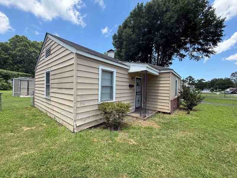 3209 Winslow Rd - Photo 3 of 14