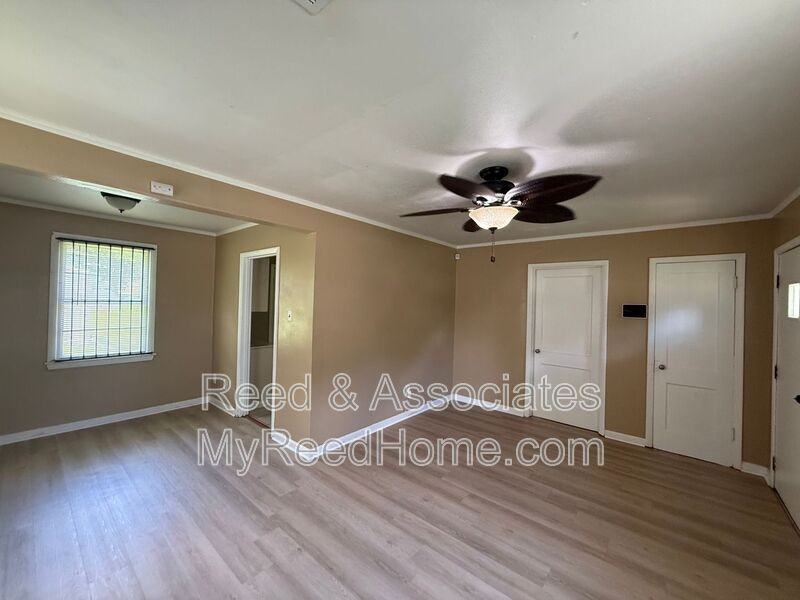 3209 Winslow Rd - Photo 4 of 14