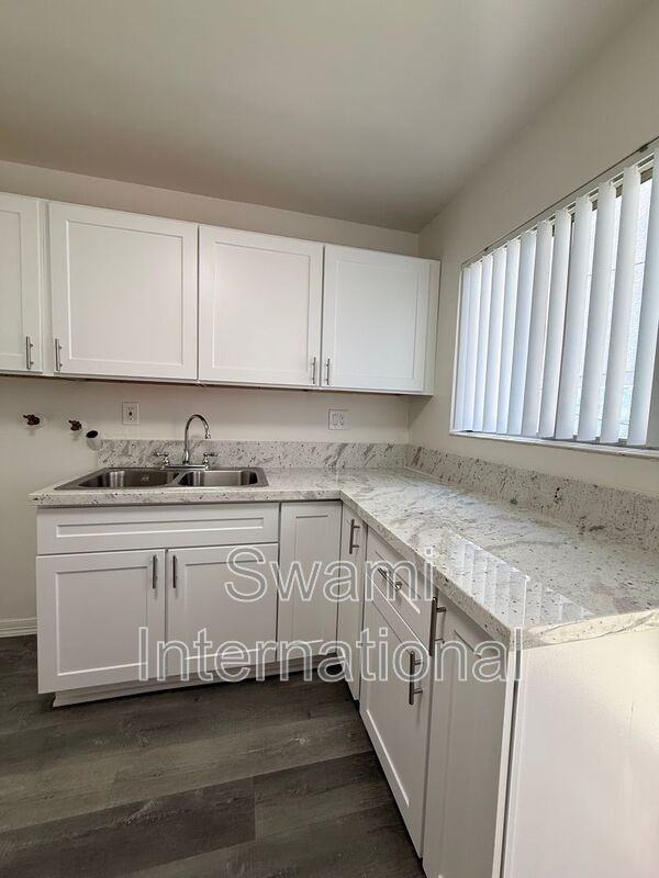 13612 1/2 Doty Ave - Photo 5 of 22