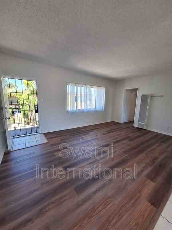532 W Olive St #17 - Photo 4 of 11