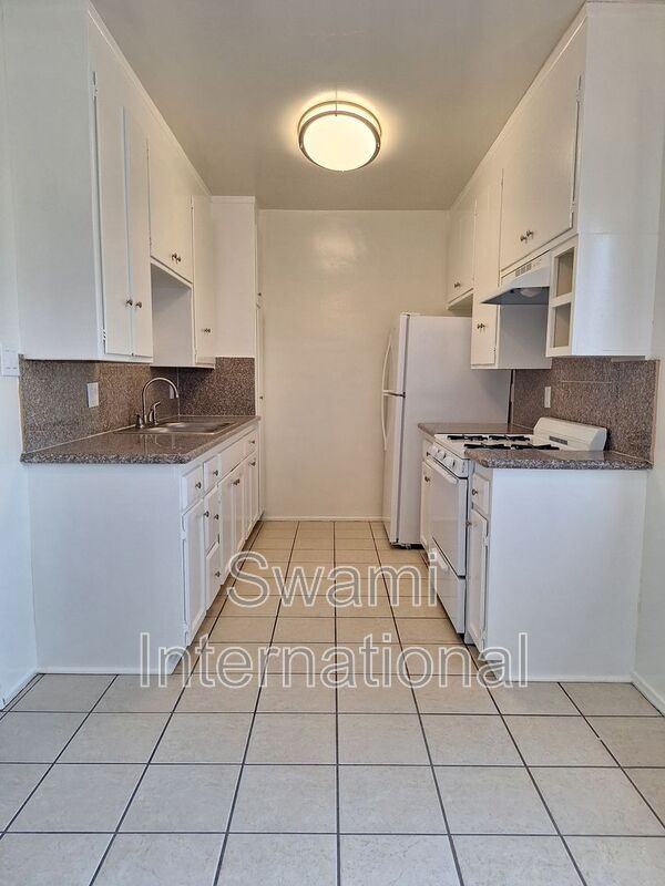 532 W Olive St #17 - Photo 6 of 11