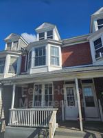 featured image of 909 E Princess St