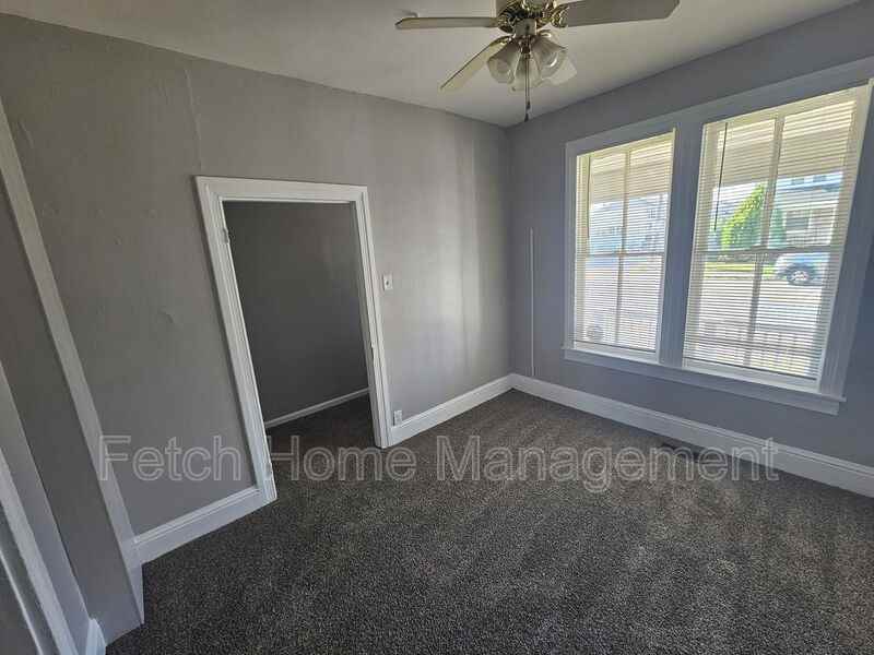 909 E Princess St - Photo 5 of 22