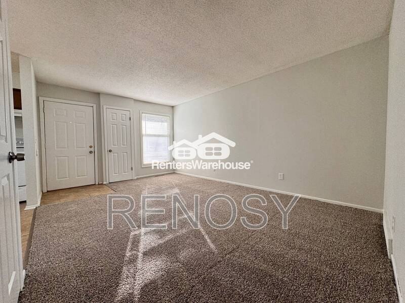 830 Hartford Ave - Photo 4 of 15