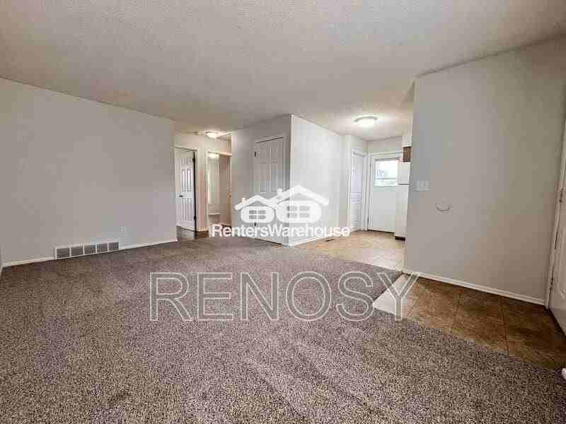 830 Hartford Ave - Photo 6 of 15