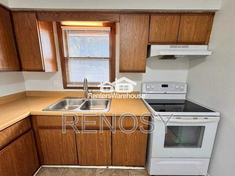 830 Hartford Ave - Photo 6 of 14