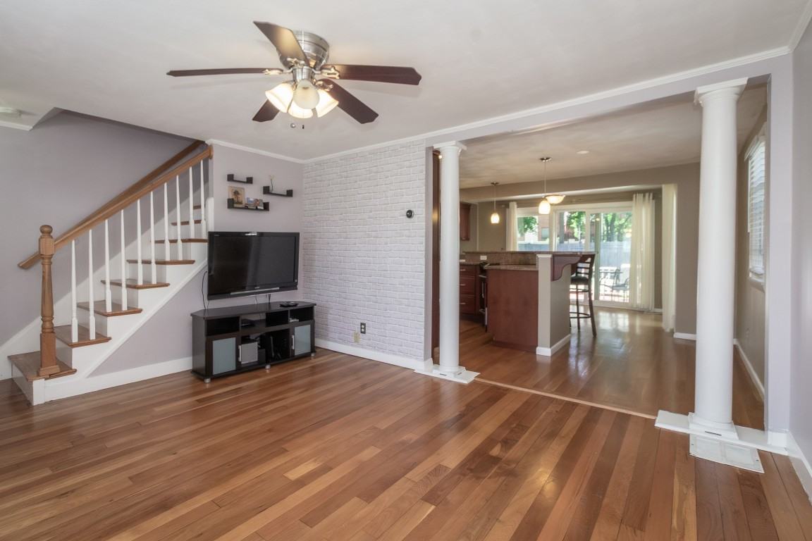 32 Hamilton Rd - Photo 3 of 33