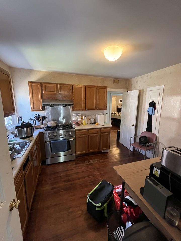 96 Lawton St #1 - Photo 6 of 28
