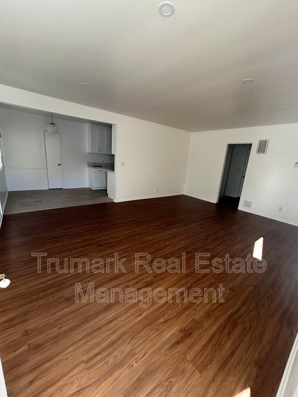555 Palm Dr #A - Photo 4 of 8