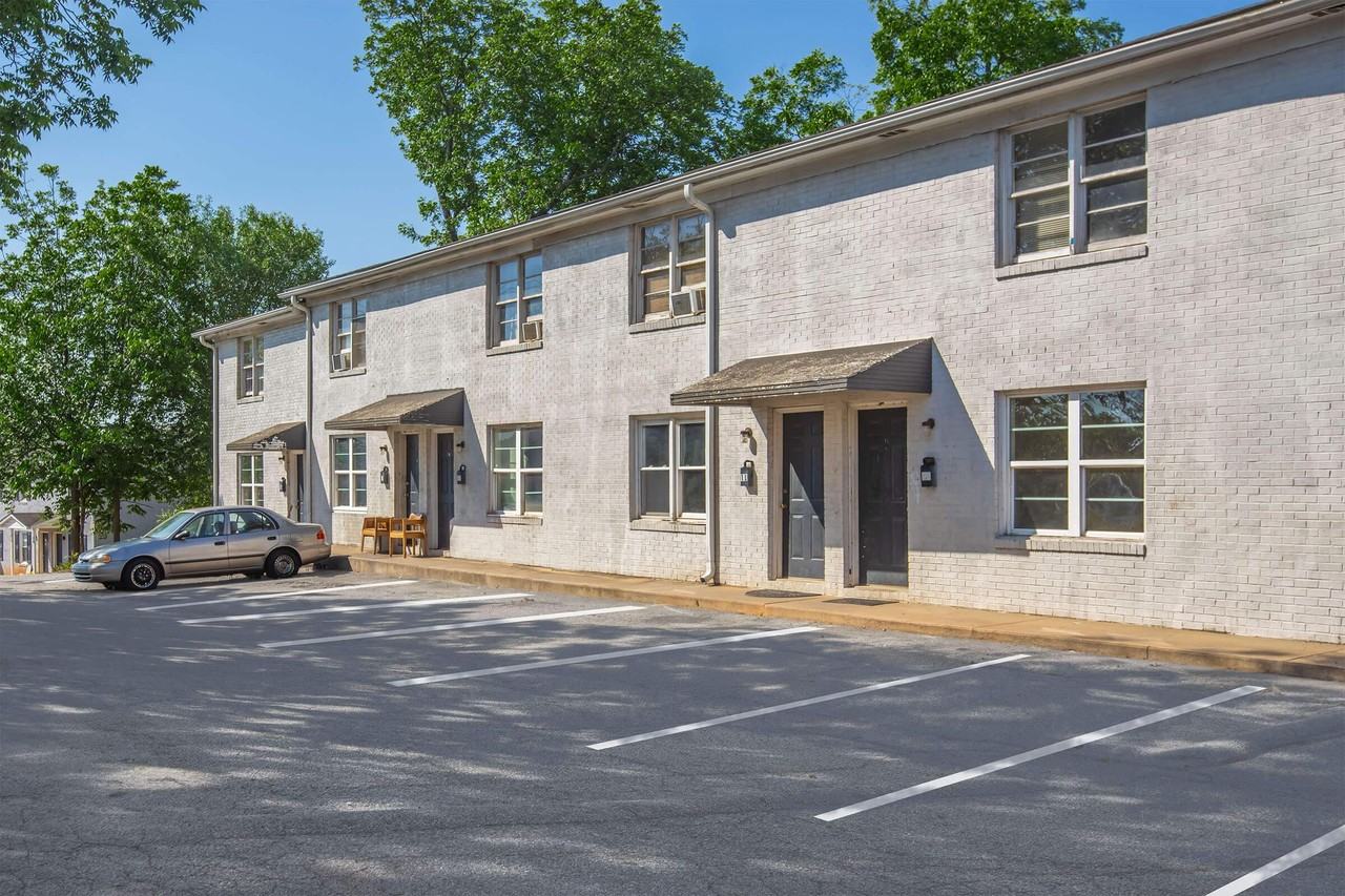 55 Monroe - Photo 4 of 8