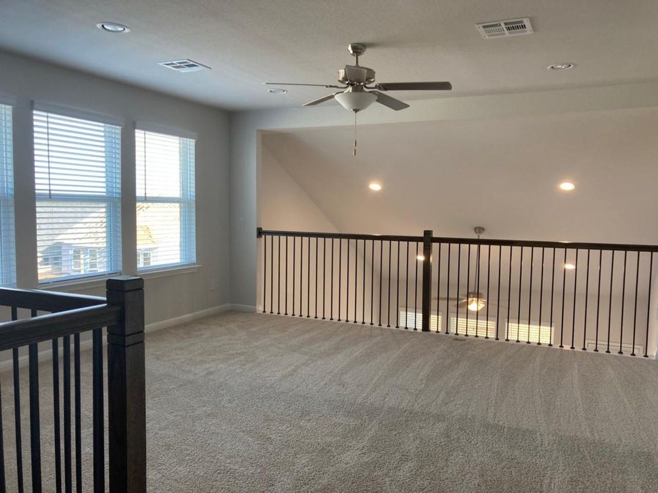 136 Green Knoll Ln - Photo 4 of 13