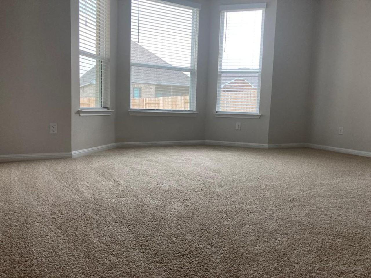 136 Green Knoll Ln - Photo 6 of 13