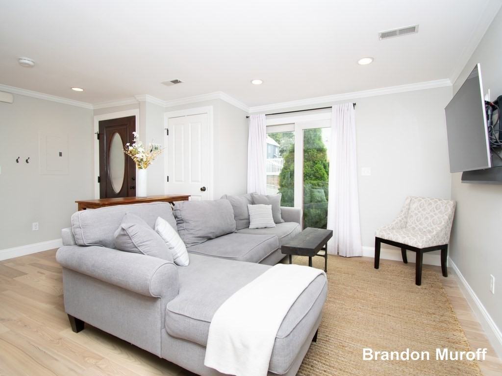 10 Symmes St #1 - Photo 3 of 20