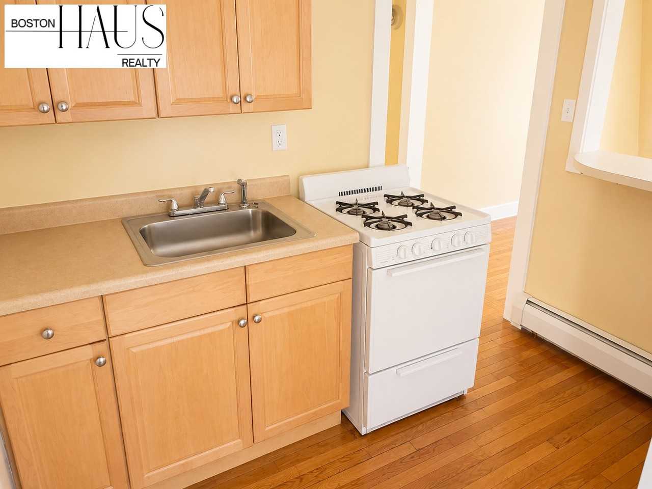 35 Inman St #3 - Photo 3 of 8