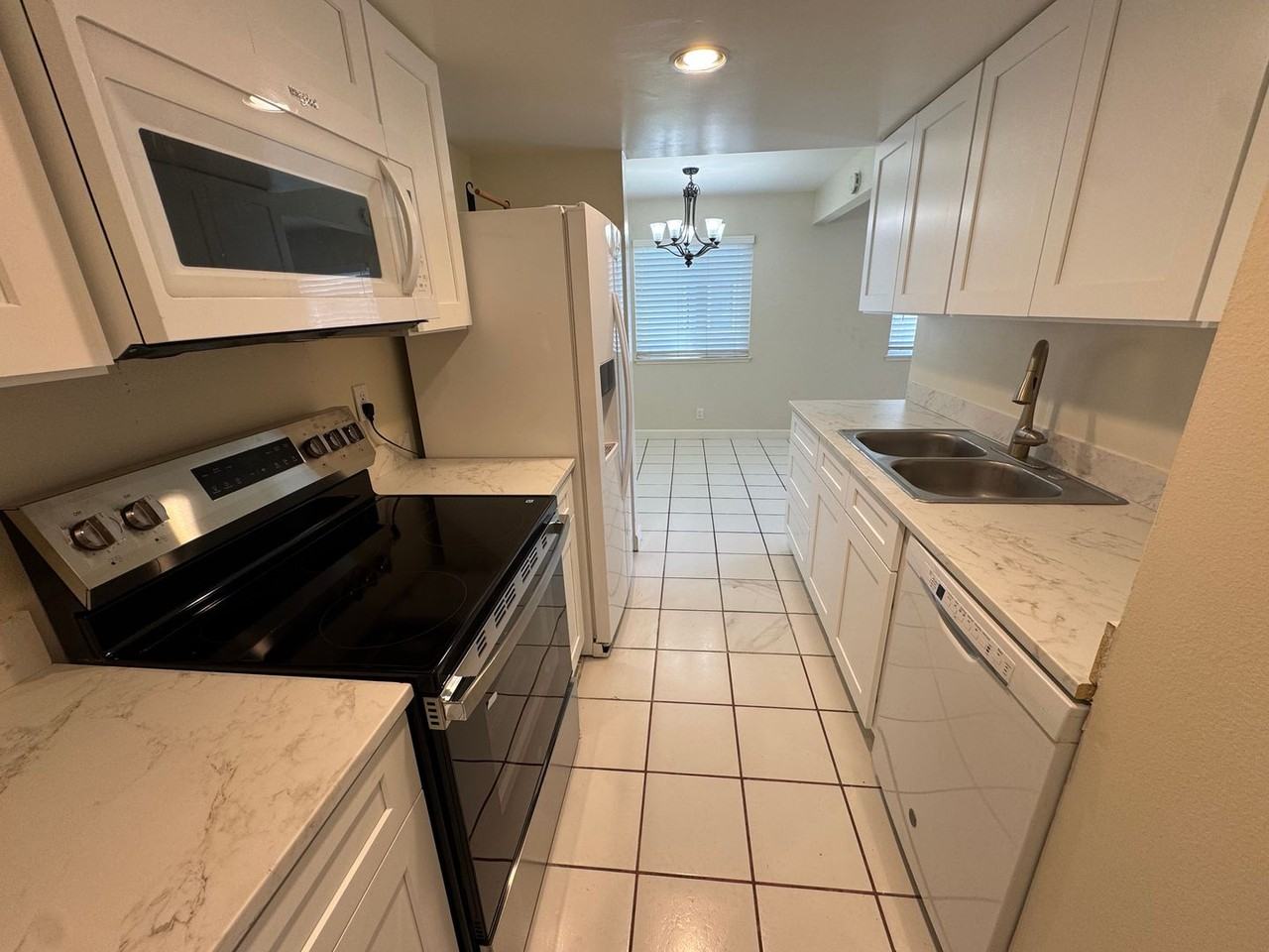 619 Avenida De La Plata - Photo 4 of 10