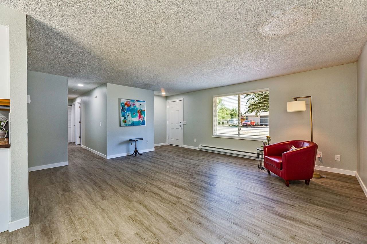 1309 Deerbrush Dr Se - Photo 2 of 19