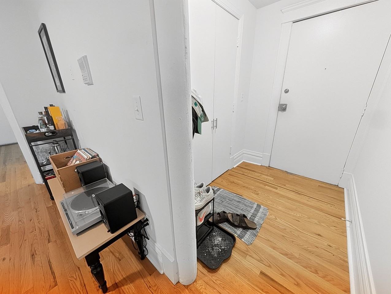 1609 N Leavitt St - Photo 3 of 20