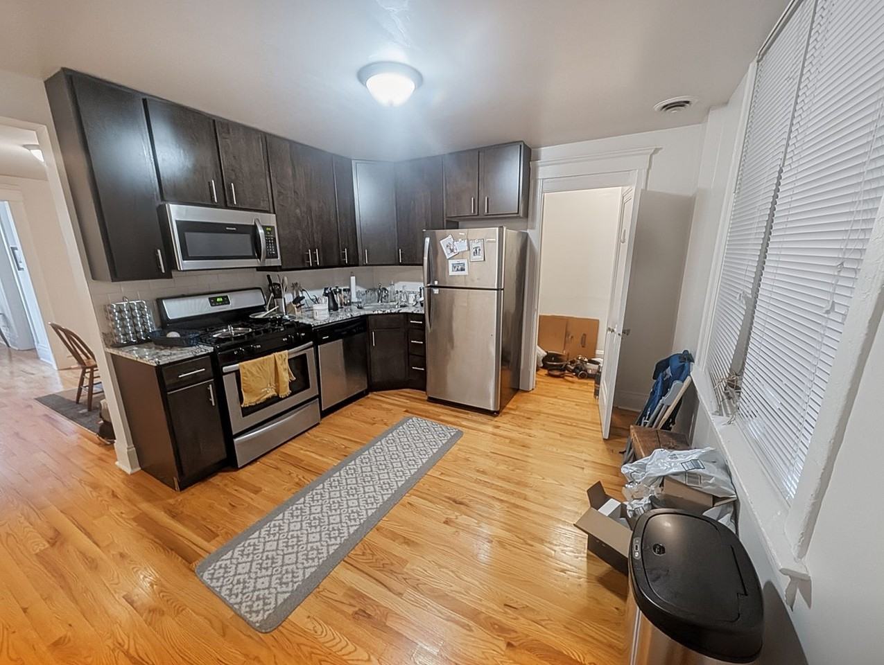 1609 N Leavitt St - Photo 7 of 20