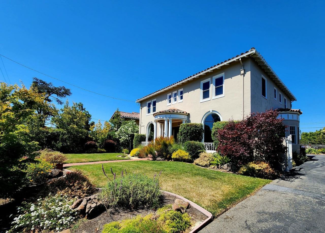 531 Harvard Rd