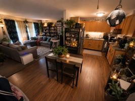 featured image of 220 Williamsburg Dr