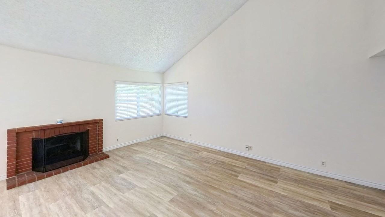 1617 Toyon Pl - Photo 5 of 20