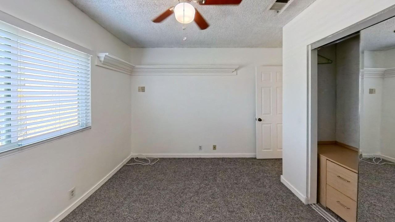 1617 Toyon Pl - Photo 7 of 20