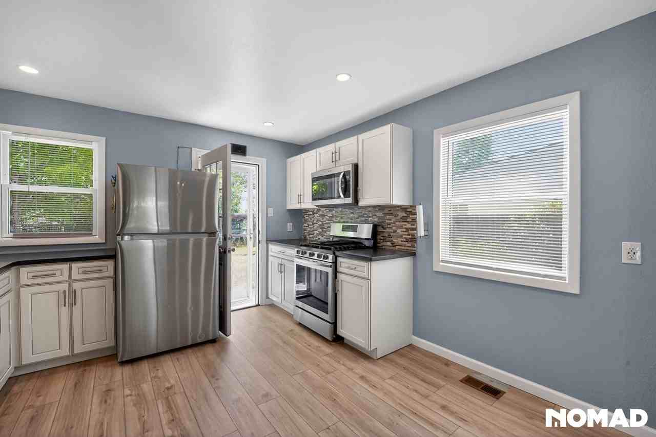 2520 S Knox Ct - Photo 2 of 38