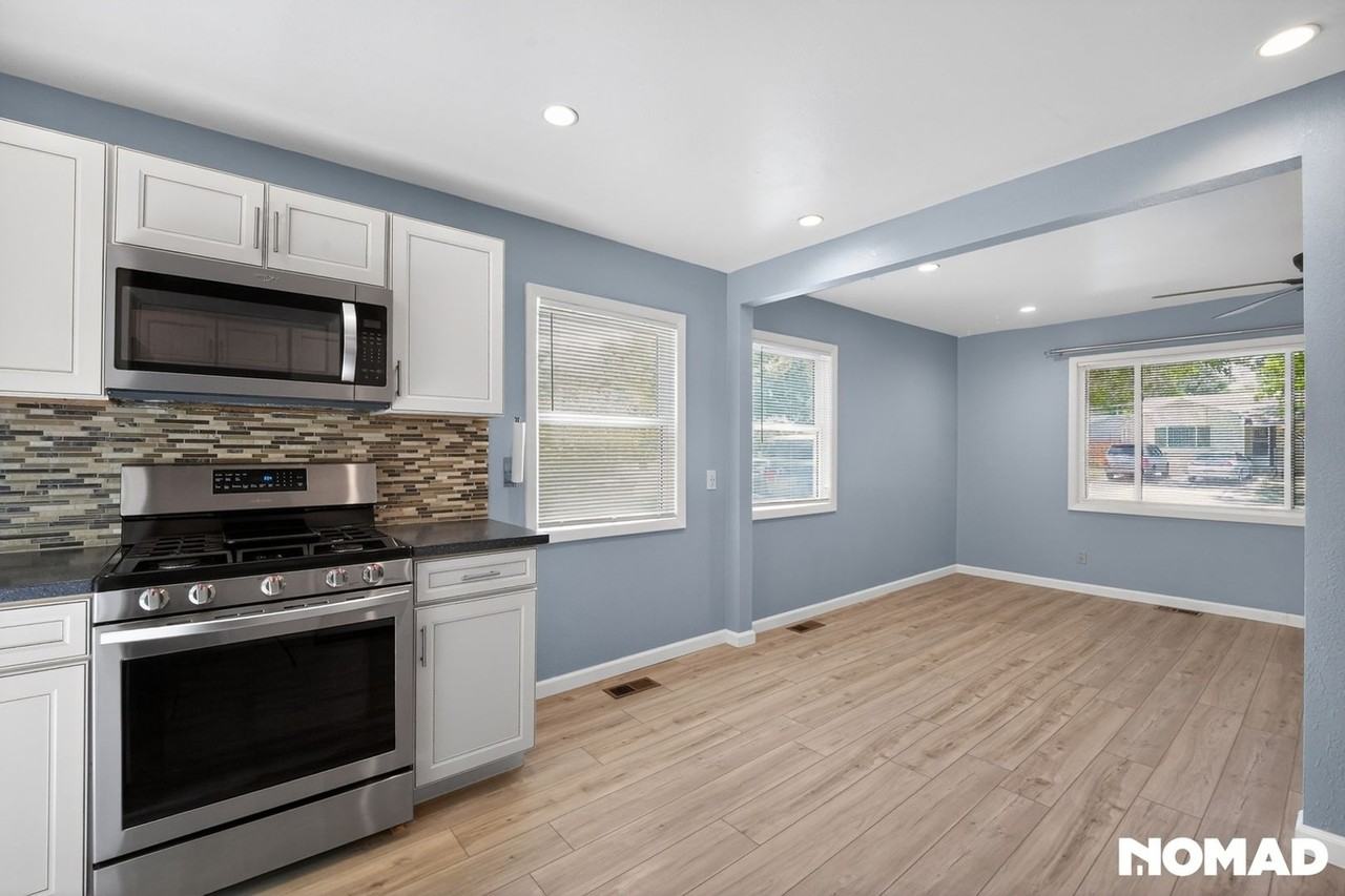 2520 S Knox Ct - Photo 3 of 38