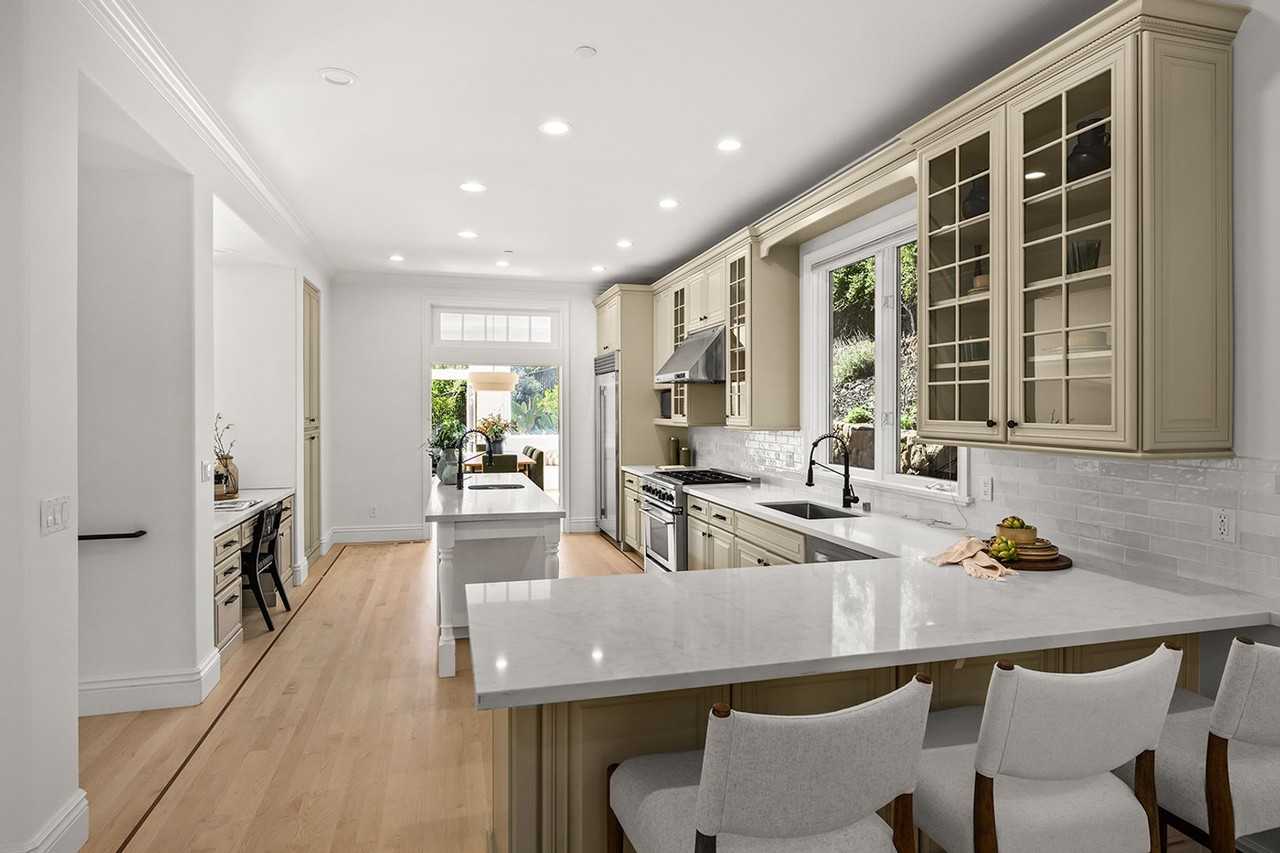 33 Acorn Way - Photo 6 of 25