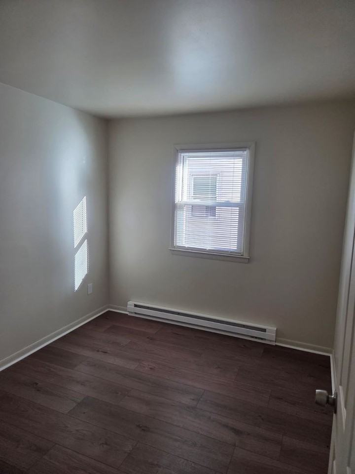 83 Brevator St - Photo 7 of 12