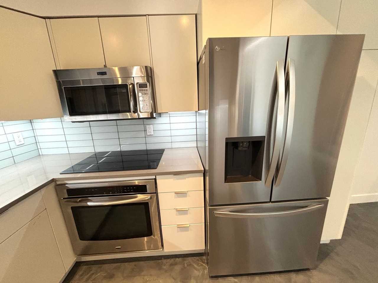 1819 Brea Blvd - Photo 4 of 26