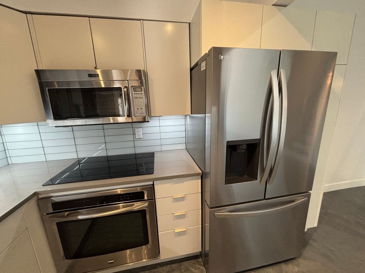 1819 Brea Blvd - Photo 6 of 26