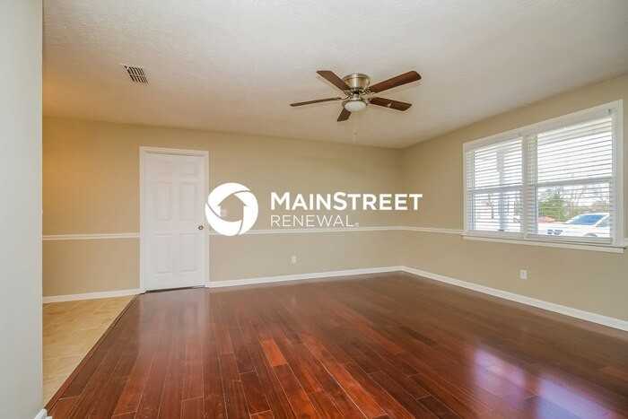 320 Lake Farm Rd - Photo 3 of 16