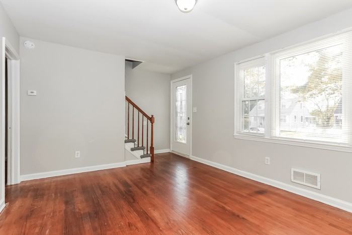 4903 Anntana Ave - Photo 6 of 19