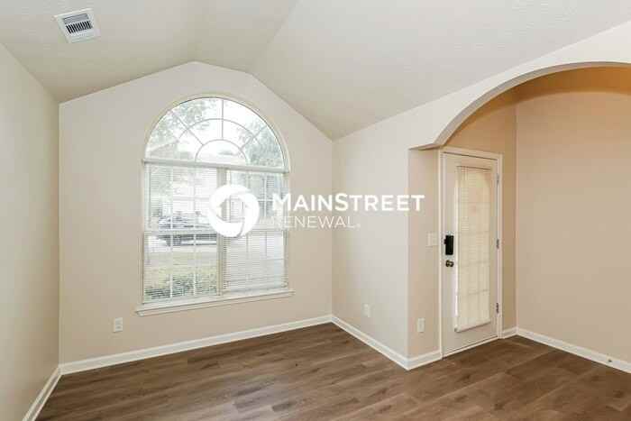 2722 S Hills - Photo 4 of 18