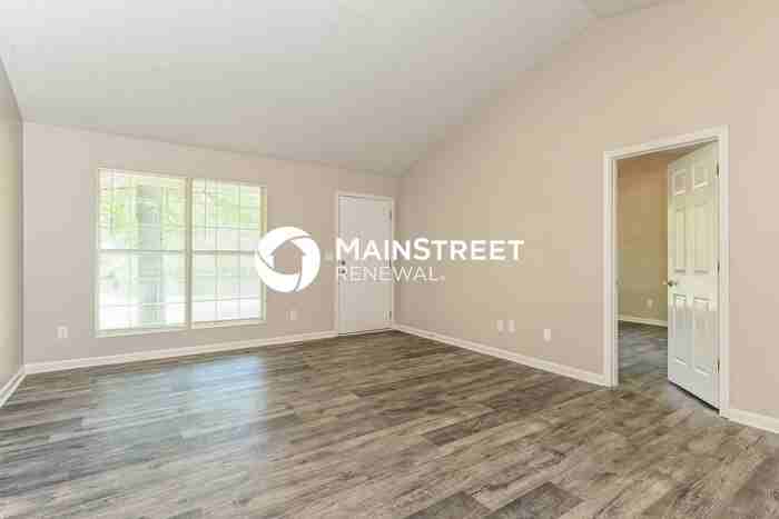 107 Live Oak Dr - Photo 2 of 15