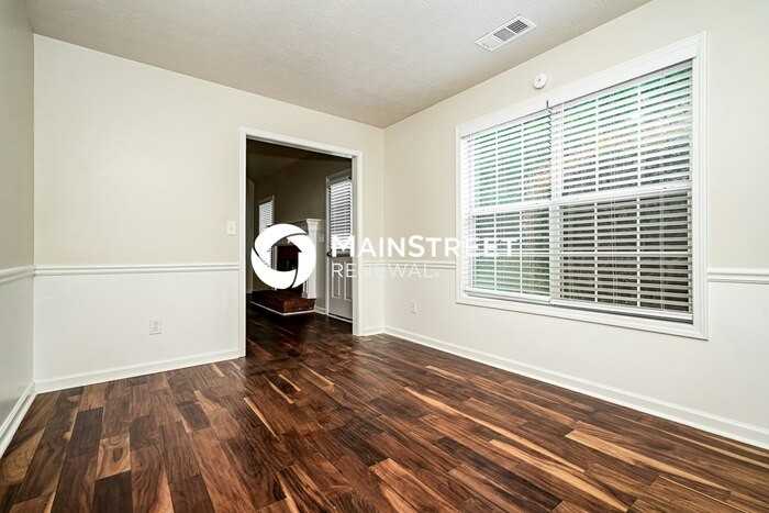 30 Berkshire Dr - Photo 3 of 17