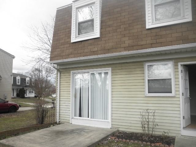 307 Burnside Ct - Photo 2 of 2