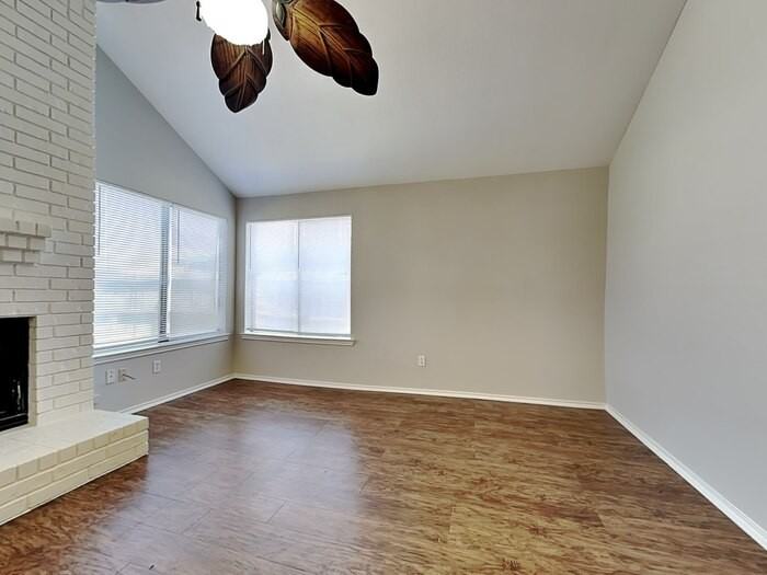 13131 Rocky Ledge Dr - Photo 4 of 20