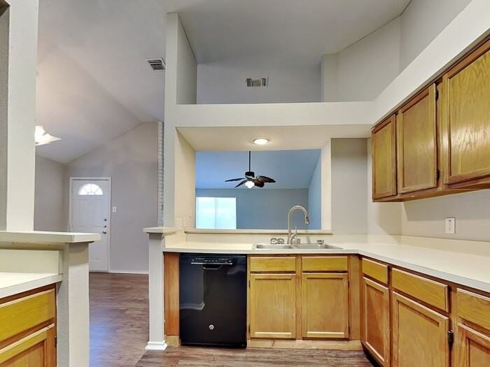 13131 Rocky Ledge Dr - Photo 6 of 20