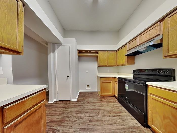 13131 Rocky Ledge Dr - Photo 7 of 20