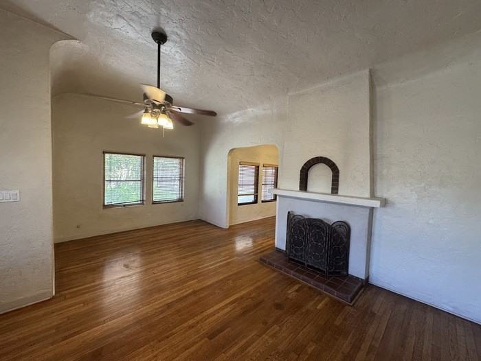 1445 E Flower St - Photo 4 of 26