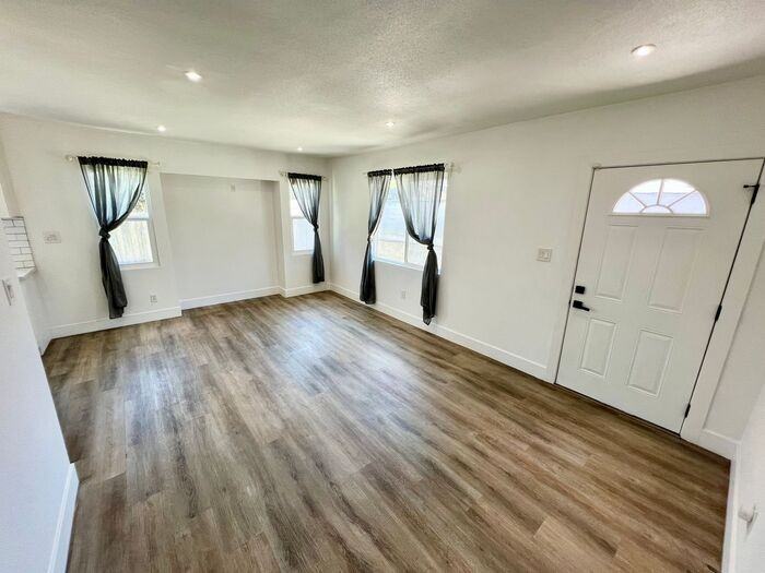 851 Euclid Ave - Photo 2 of 22