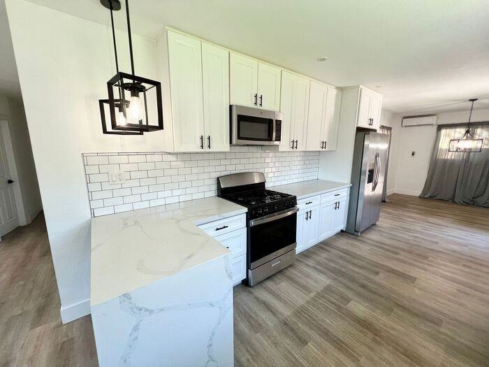 851 Euclid Ave - Photo 3 of 22