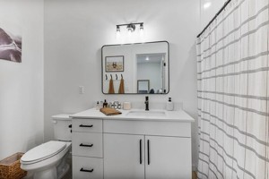 featured image of 3131 Fleur Dr #3131