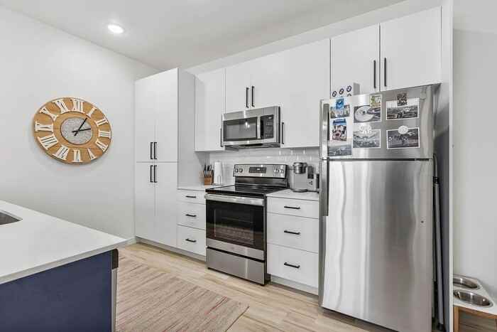 3131 Fleur Dr #3131 - Photo 6 of 16