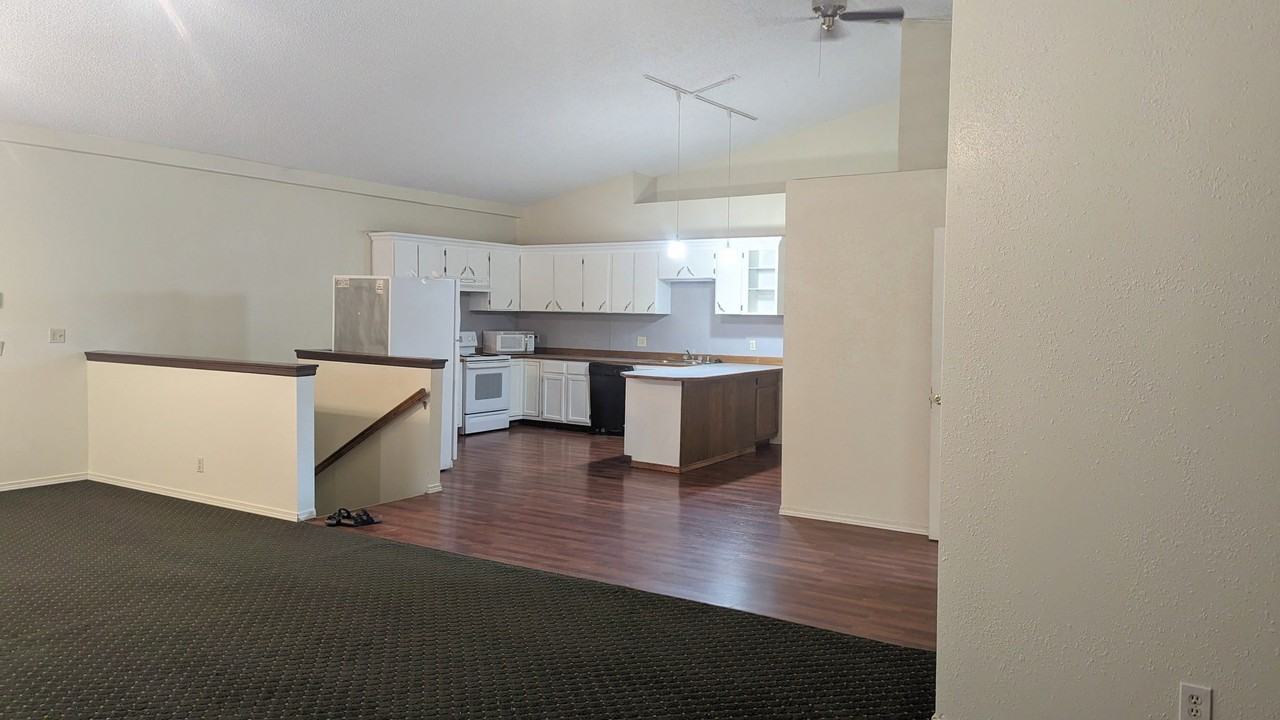 1323 23rd Avenue - Photo 2 of 25