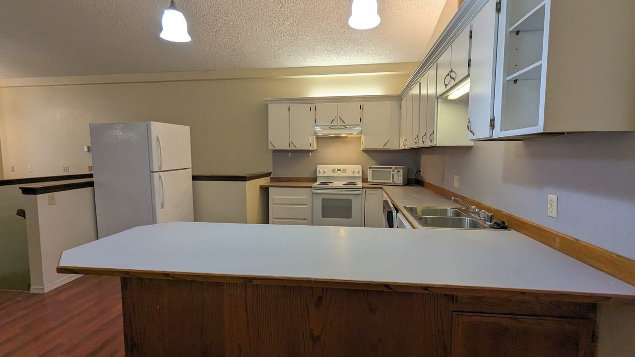 1323 23rd Avenue - Photo 3 of 25