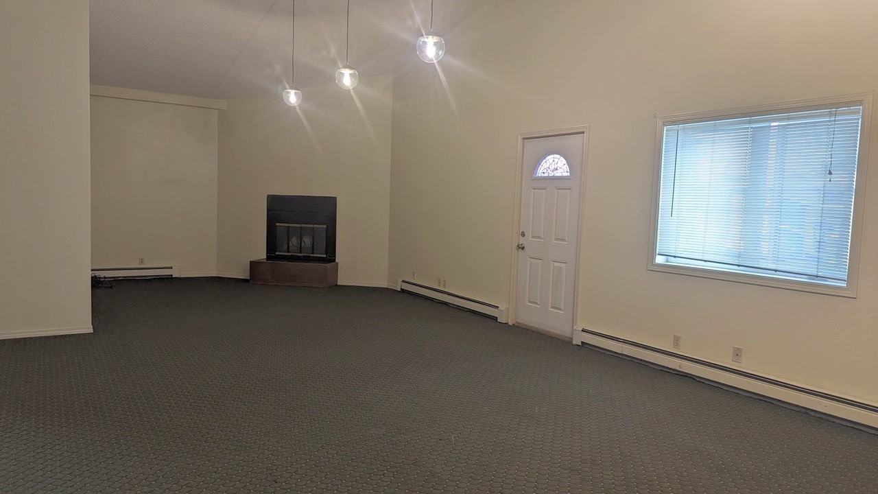1323 23rd Avenue - Photo 4 of 25
