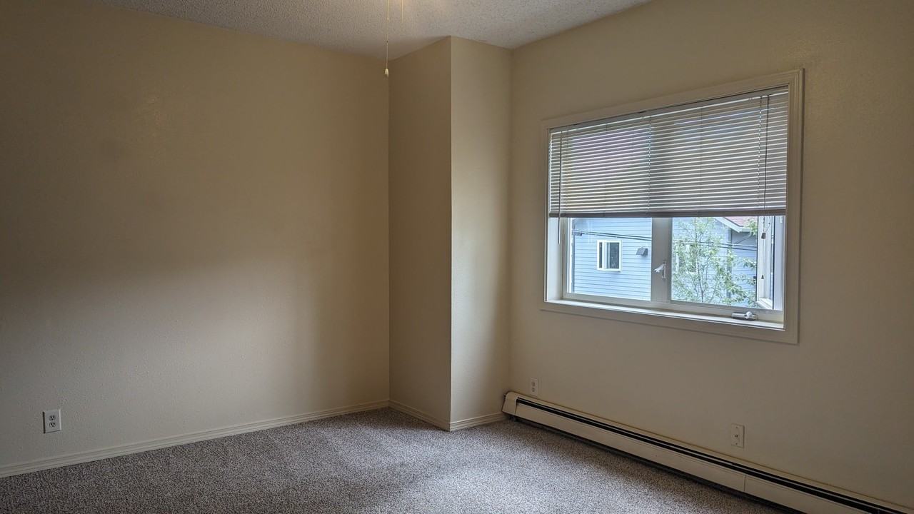 1323 23rd Avenue - Photo 6 of 25